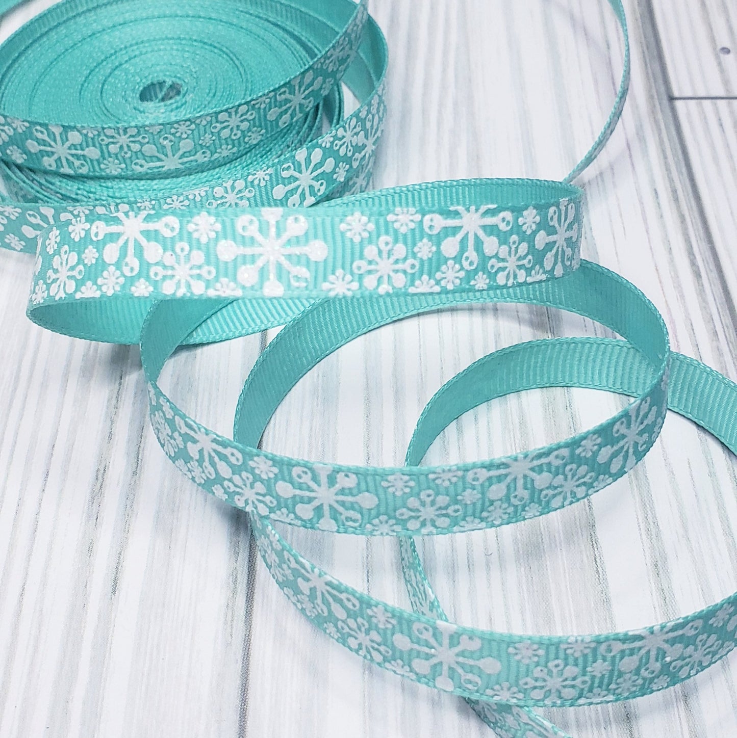 Snowflakes Dancing Ribbon